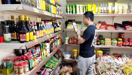 嚴把流通關口 守護舌尖安全——奇峰鎮組織開展流通領域食品安全專項檢查